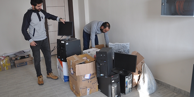 Yargıtay'dan Yüksekova'daki okula bilgisayar desteği