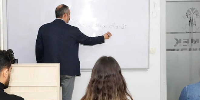 İSMEK'in ilk Kürtçe dil kursunda kontenjanlar doldu