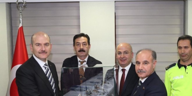İçişleri Bakanı Soylu, Trafik Başkanlığı'nı ziyaret etti