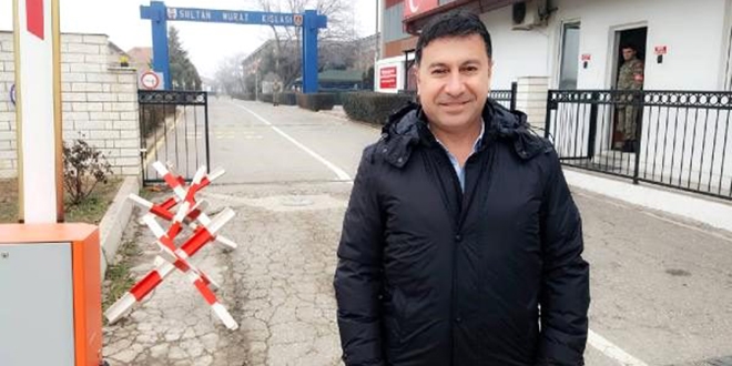 Binbaşı olarak görev yaptığı Türk taburunu, belediye başkanı olarak ziyaret etti