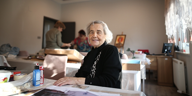 90 yaşında kursa yazıldı, öğretmen oldu