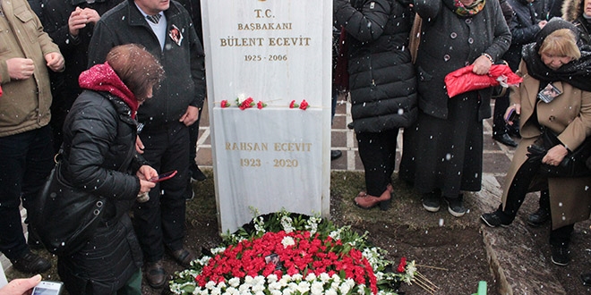 Rahşan Ecevit ebediyete uğurlandı