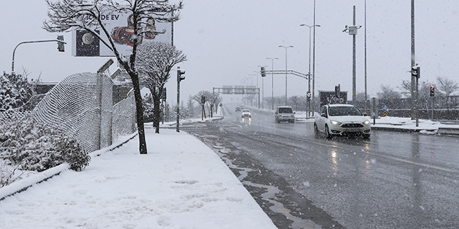 Ankara'da kar yağışı etkili oldu