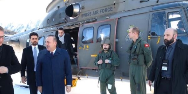 Bakan Çavuşoğlu ve Bakan Pekcan Davos'a geldi