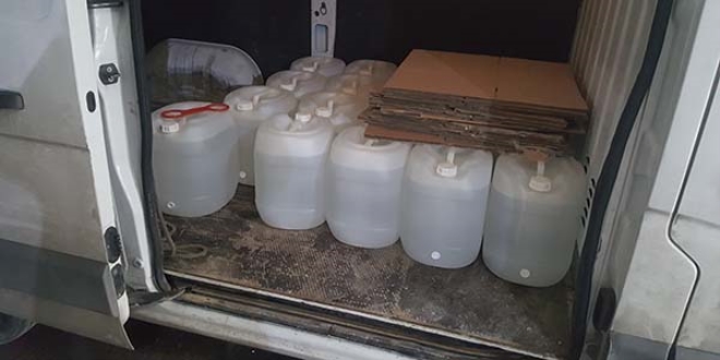 İstanbul'da 7 ton metil alkol ele geçirildi