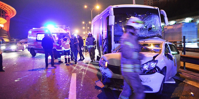 İstanbul'da zincirleme trafik kazası: 10 yaralı