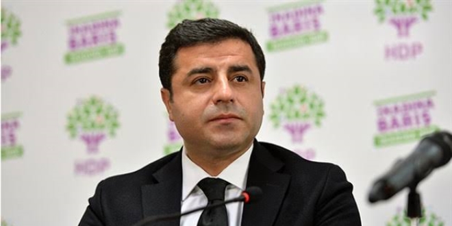 Demirtaş'tan HDP'ye: Adaylığımı tartışmayın