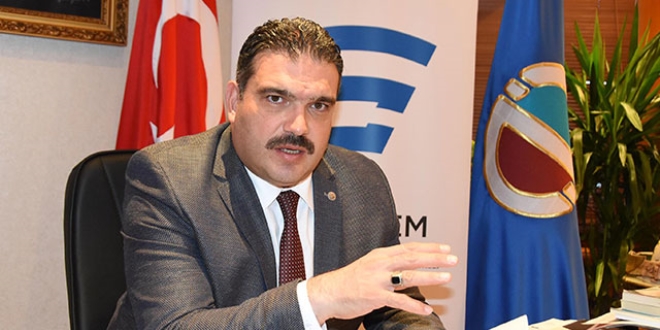 AÜ'nden rekor; 5 milyon sınav kağıdı 5 günde okundu
