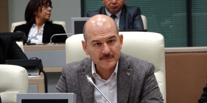 Bakan Soylu deprem'e, deprem toplantısında yakalandı
