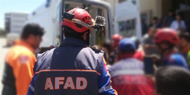 Sakarya AFAD'dan 16 personel 4 araç Elazığ'a gönderildi