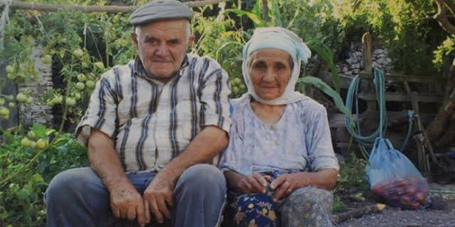 68 yıllık eşinin ölümüne 10 dakika dayanabildi