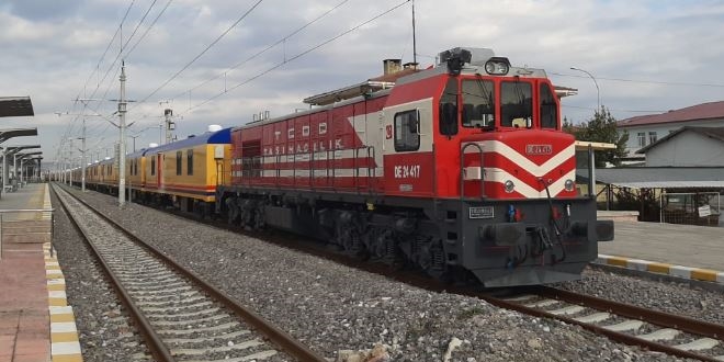TCDD'nin hazırladığı yardım treni yola çıkarıldı