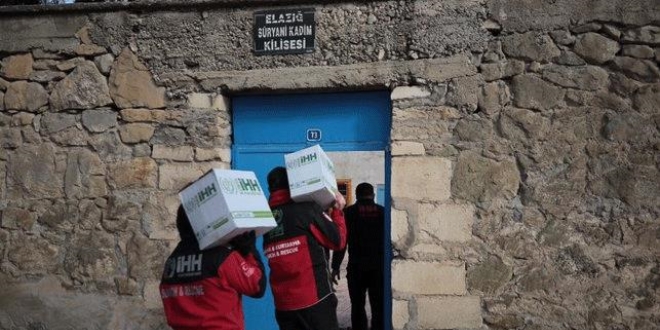 İHH depremden etkilenen Süryani Kilisesine yardım yaptı
