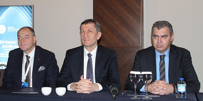 Bakan Selçuk: Depremi ders olarak koyma gibi düşüncemiz yok