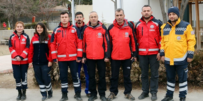 UMKE personeli, göçük altında ameliyat dahi yapabiliyor