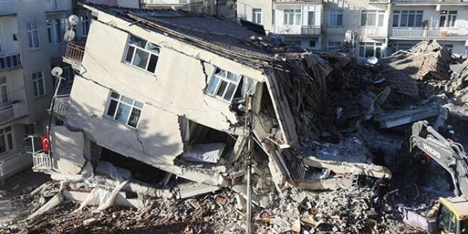 Elazığ'da ağır hasarlı 72 bina yıkılacak