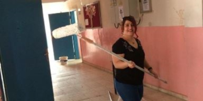 Hilal öğretmen köy okuluna 'Çalıkuşu' oldu