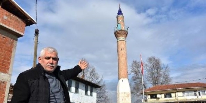 Camisiz minareyi gören şaşıp kalıyor