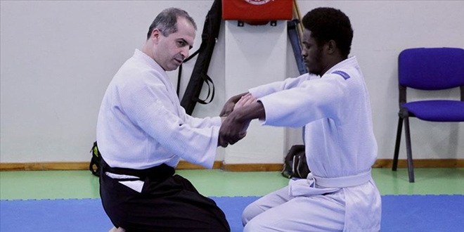 Gündüz aile hekimi akşam aikido eğitmeni