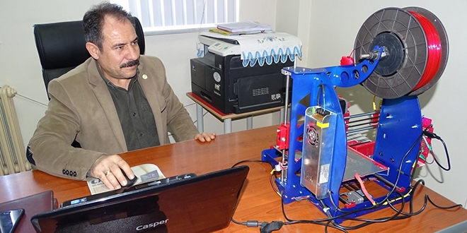Müdür Yardımcısı, bin TL'ye 3D yazıcı üretti