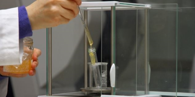 Balın sahte olduğunu sadece laboratuvarda anlamak mümkün