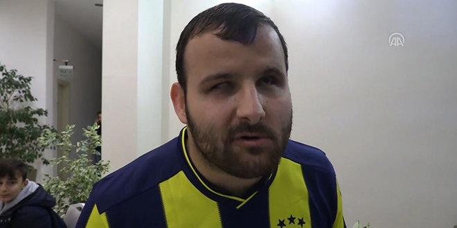 Görme engelli müezzin, sarı-lacivertli futbolcularla buluştu