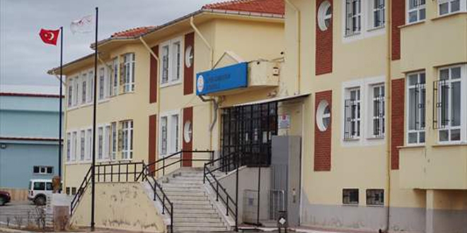 Beden eğitimi dersinde fenalaşan öğrenci hayatını kaybetti