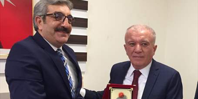Meslekte 43 yılını dolduran Hakim Özbaş emekli oldu