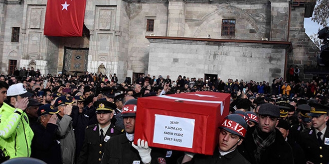 Şehit Uzman Çavuş Yıldız'ı, 15 bin kişi uğurladı