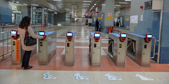 Ankara'da cep telefonları bilet gibi kullanılıyor