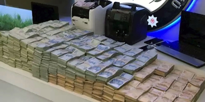 Sanal bahis operasyonunda biri polis 3 tutuklama