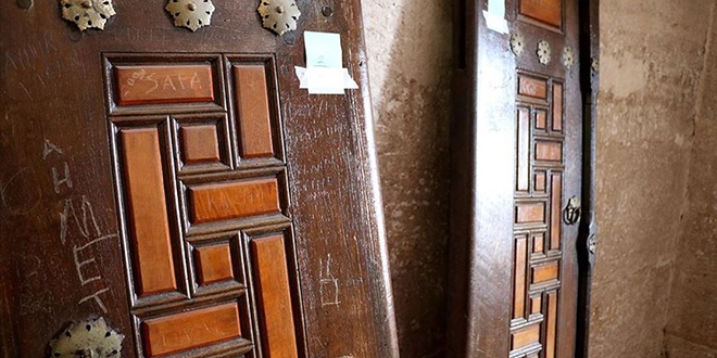 Selimiye'nin pencerelerine isim kazınmasına soruşturma