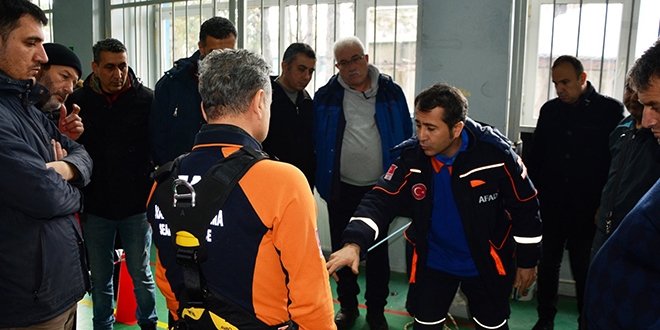 Karabük'te öğretmenlere arama ve kurtarma eğitimi verildi