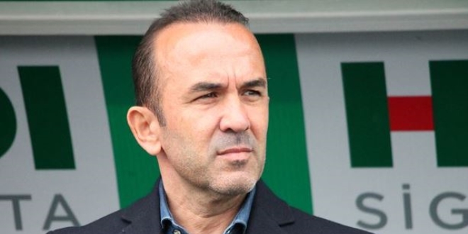 Denizlispor Mehmet zdilek ile yollarn ayrd