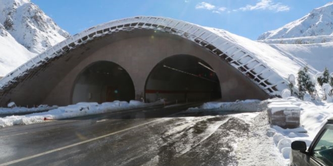 Rize-Erzurum arasndaki balant artk hi kesilmiyor