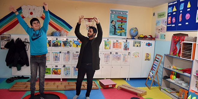 Öğretmenin sevgisi otizmli Nurettin'i hayata bağladı