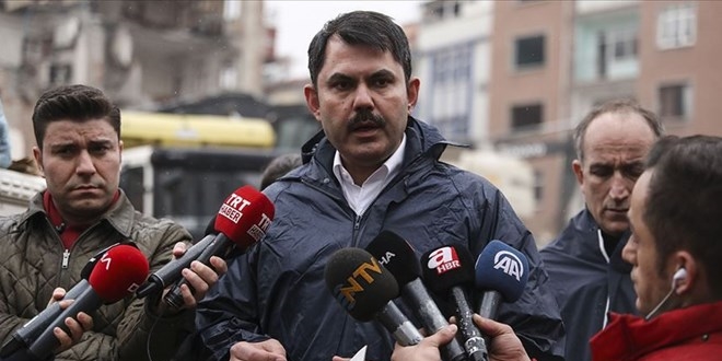 Bakan Kurum: Riskli binada oturtmayız