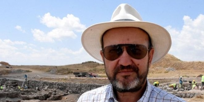Türkiye'den kaçırılan eseri profesörün makalesi yakalattı