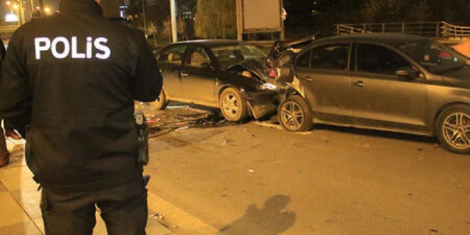 Ehliyeti alkolden iptal edildi, alkollü araç kullanırken kaza yaptı