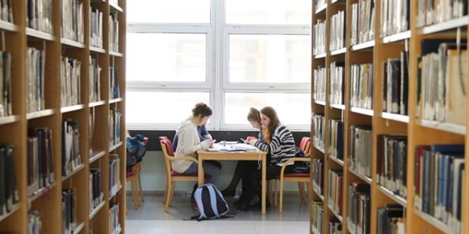 Ege Üniversitesi'nin kütüphanesi ücretli hale getirildi