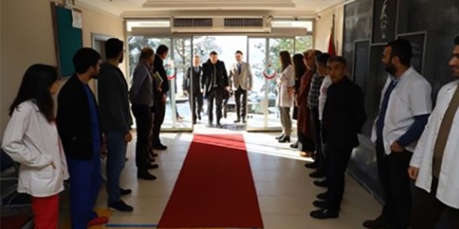 Hastane ziyaretindeki karşılama protokolüne tepki!
