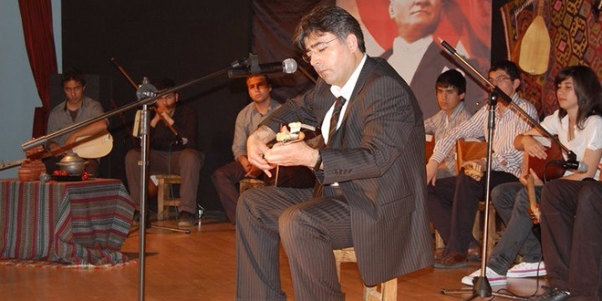 Müzik öğretmeni atölyesinde ölü bulundu