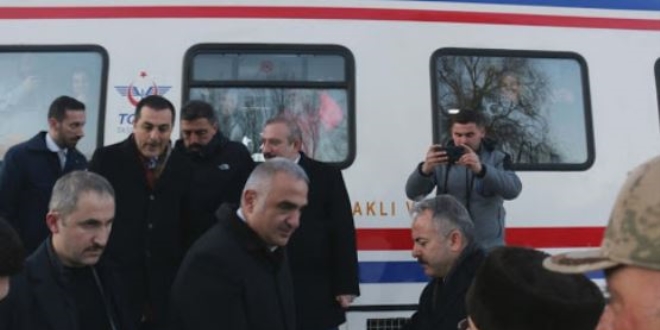 Bakan Ersoy 'Doğu Ekspresi' ile yolculuk yaptı