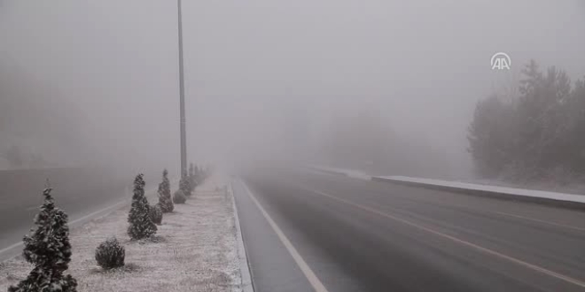 Ilgaz Dağı'nda sis ve kar etkili oluyor