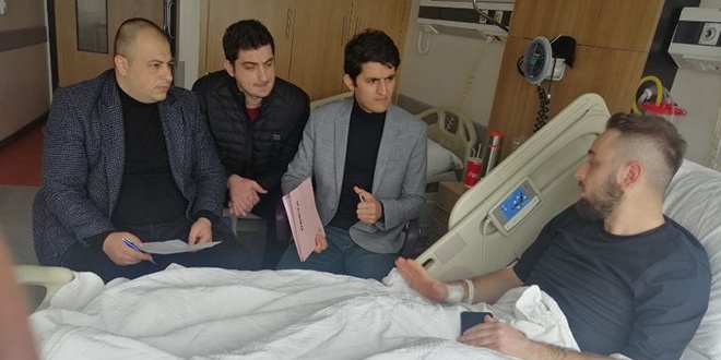 Tedavi gören gencin iş mülakatı hastanede yapıldı