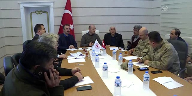 İçişleri Bakanı Soylu Deprem Kriz Merkezi'nde