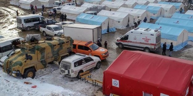 Devletin imkanları depremzedeler için seferber edildi