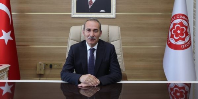 Akademik çalışmalarda öncü, alanında ise birinci oldu