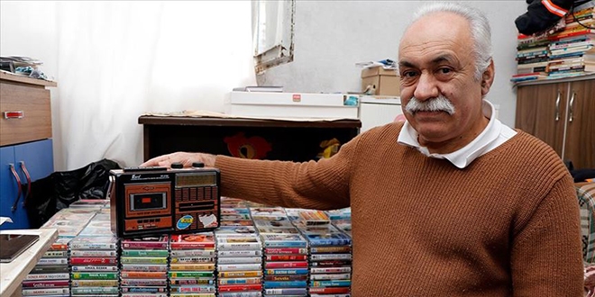 46 yıldır biriktirdiği kasetlerle nostalji keyfi yapıyor