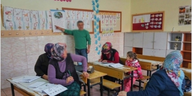 Öğretmenlere, okuma yazma kurslarında ve destek eğitim odasında haftada kaç saate kadar görev verilebilir?